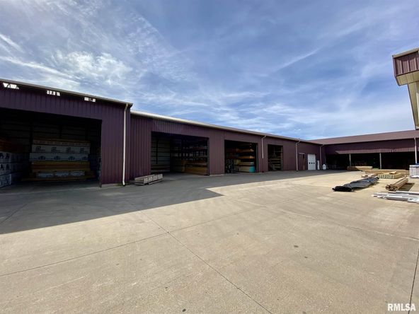 240 Bower Rd, Macomb, IL 61455